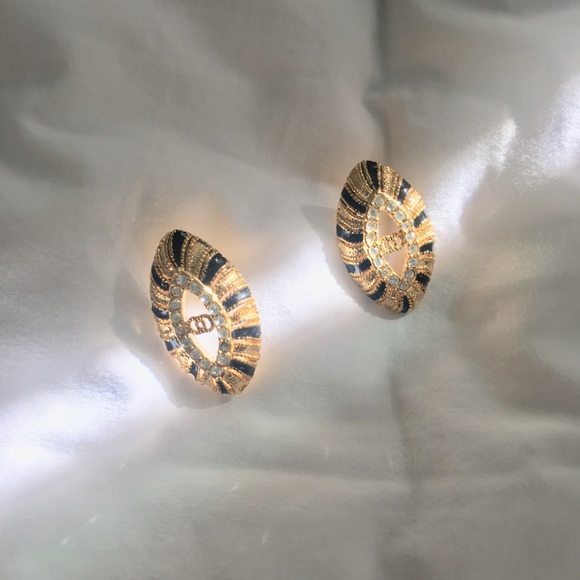 Black & Gold earrings - Picture 4 of 6